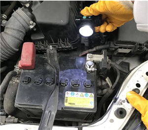 ما الذي ينبغي الانتباه إليه عند إضافة الإلكتروليت أو المكياج المائي إلى بطاريات الرصاص الحمضية