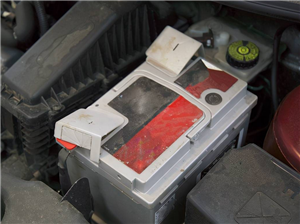 كيفية منع والتعامل مع الدائرة القصيرة لبطارية الرصاص الحمضية